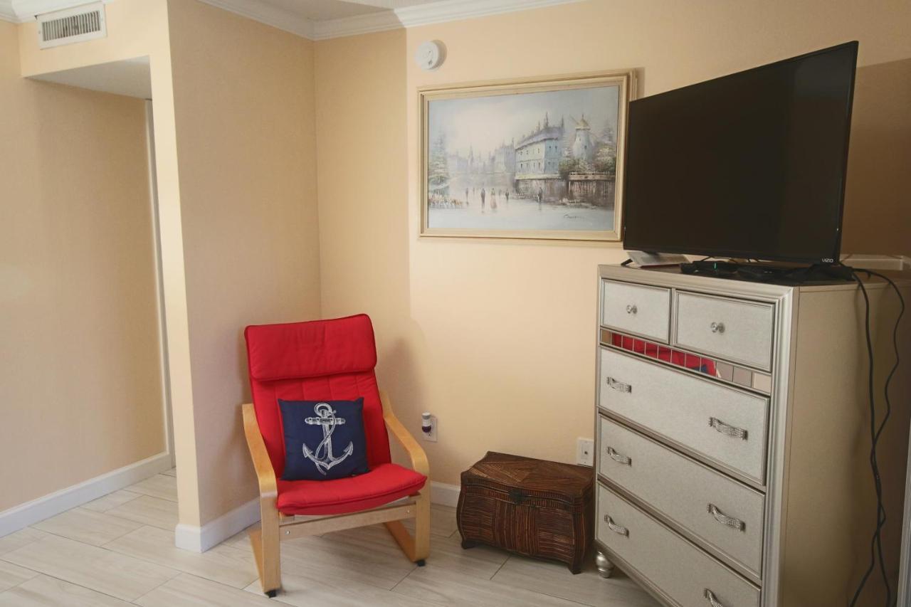 1/1 Bed&Bath Condos 5 Min Drive To Siesta Сарасота Екстериор снимка